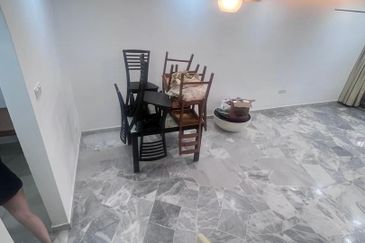 Bukit Puchong 2.5-Storey House for Rent 排屋出租 (部分家私)