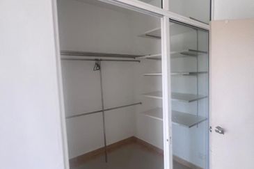 Bukit Puchong 2.5-Storey House for Rent 排屋出租 (部分家私)