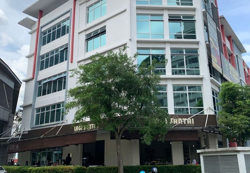 Seri Kembangan 地面商铺 + Mezzanine｜约 2,850 sqft 实用空间｜租金 RM7,700｜适合零售、办公室、工作室与服务型行业