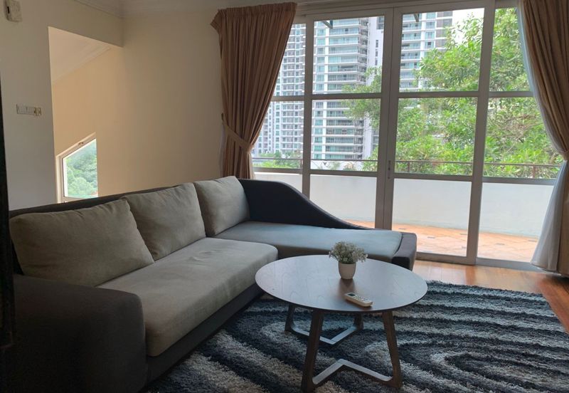 Kiara Peak (Puncak Kiara)