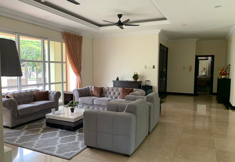 Kiara Peak (Puncak Kiara)