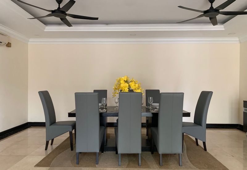 Kiara Peak (Puncak Kiara)