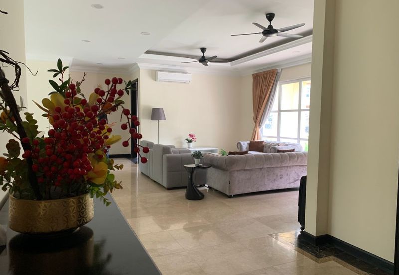 Kiara Peak (Puncak Kiara)