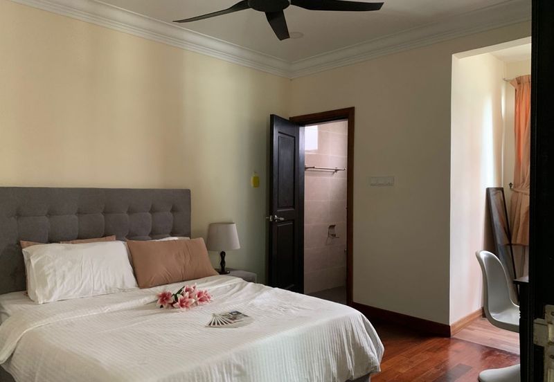 Kiara Peak (Puncak Kiara)