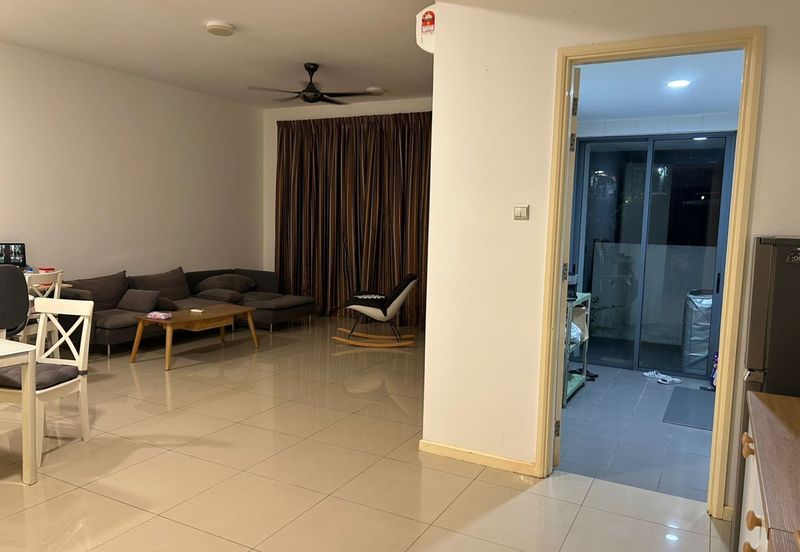 Summerglades, Perdana Lakeview West