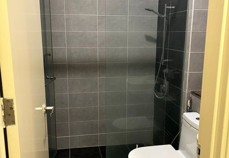 Summerglades, Perdana Lakeview West