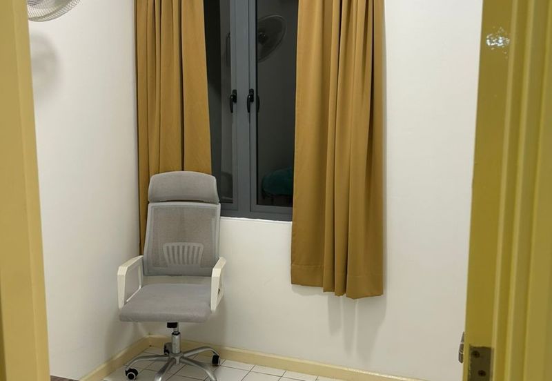 Summerglades, Perdana Lakeview West