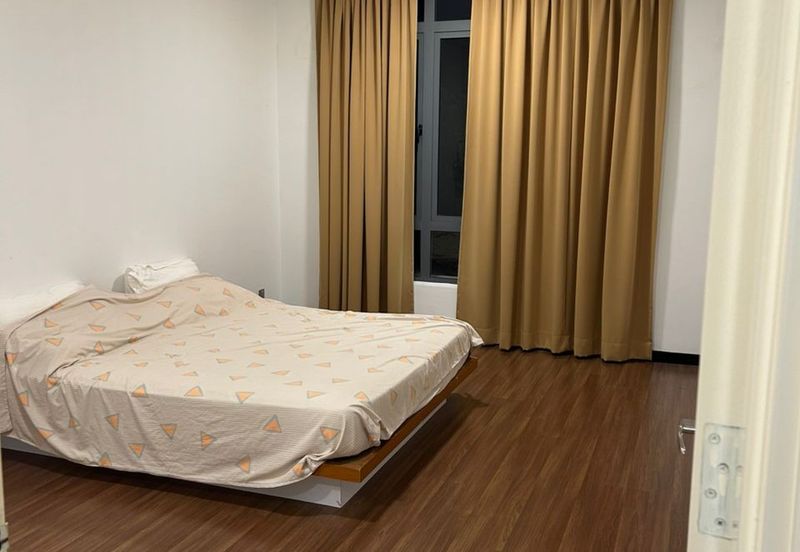 Summerglades, Perdana Lakeview West