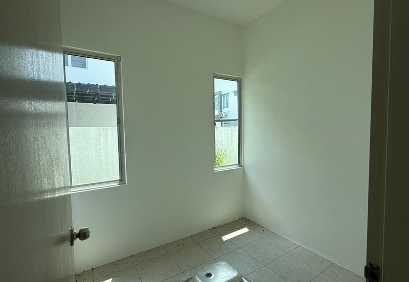 YARRA PARK WESTFIELD