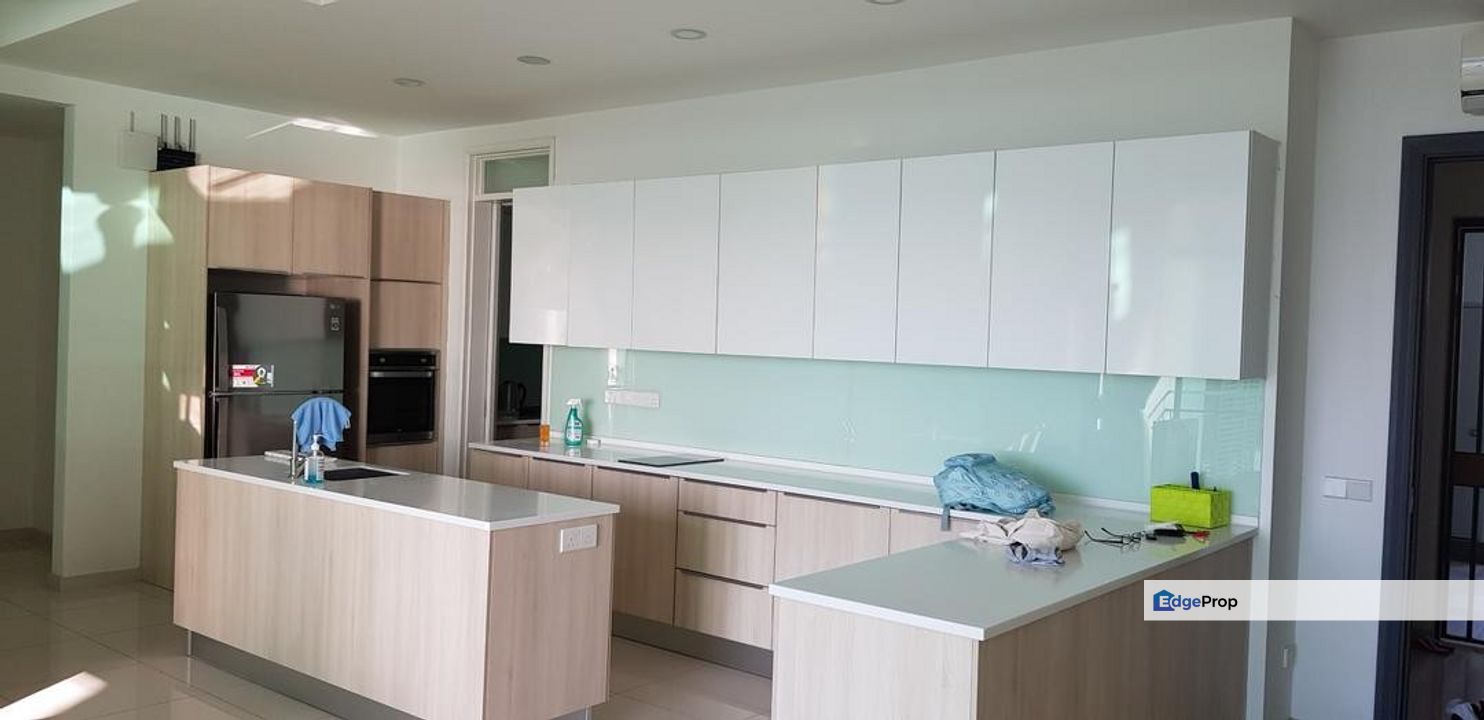 The Light Collection 3 Fully Furnish Seaview Unit , Penang, Gelugor