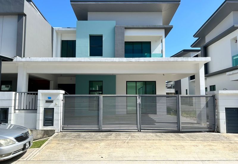 Sierra, Bukit Banyan