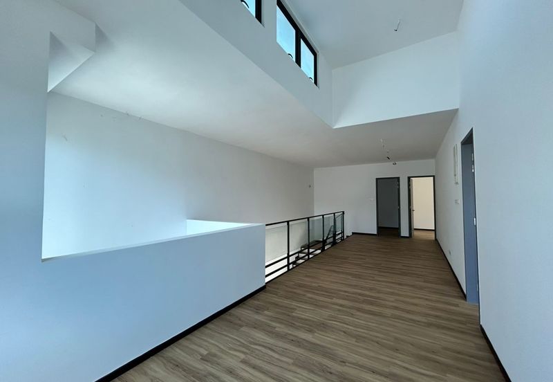 Sierra, Bukit Banyan