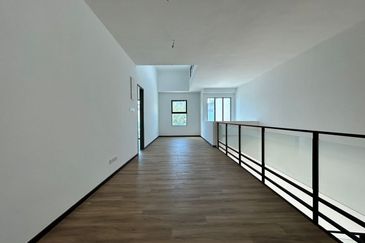 Sierra, Bukit Banyan