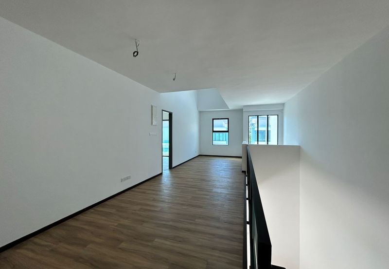 Sierra, Bukit Banyan