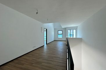 Sierra, Bukit Banyan