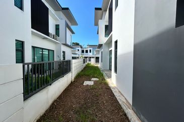 Sierra, Bukit Banyan