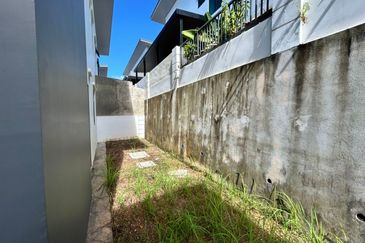 Sierra, Bukit Banyan