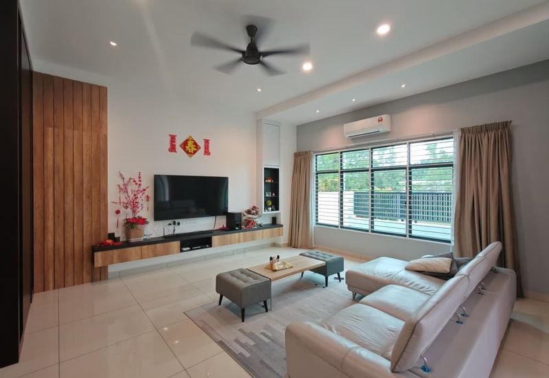 Sierra, Bukit Banyan