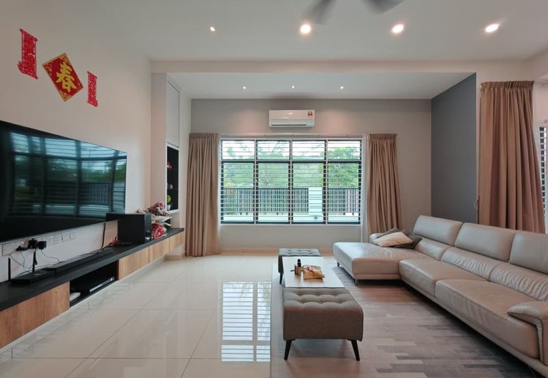 Sierra, Bukit Banyan