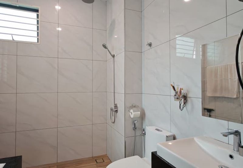 Sierra, Bukit Banyan