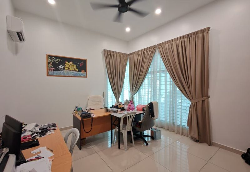 Sierra, Bukit Banyan