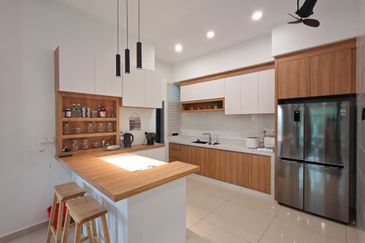 Sierra, Bukit Banyan