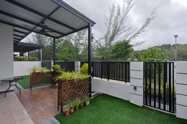 Sierra, Bukit Banyan