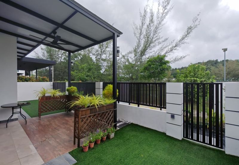 Sierra, Bukit Banyan