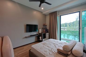 Sierra, Bukit Banyan