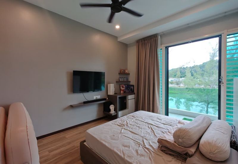 Sierra, Bukit Banyan