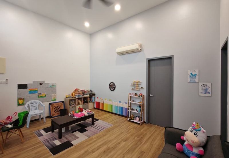 Sierra, Bukit Banyan