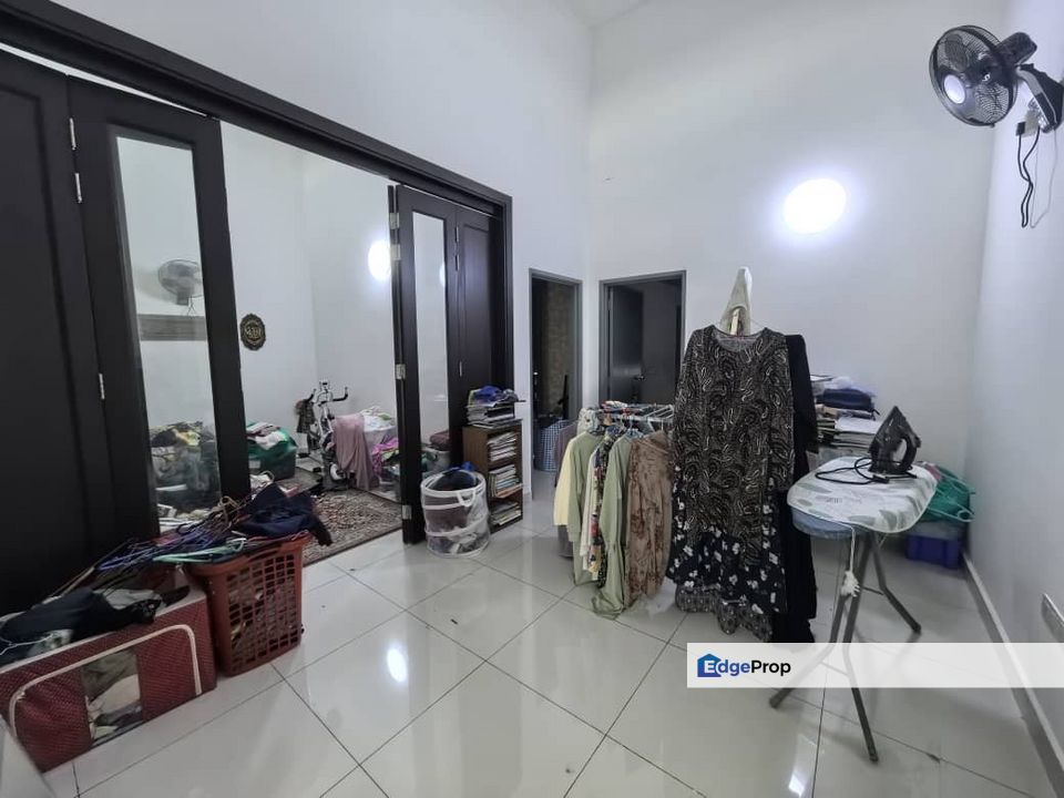 Rini Residences, Skudai, Johor, 2 Storey House 22x75, Renovated, Unblock, Gated Guarded, Johor, Skudai