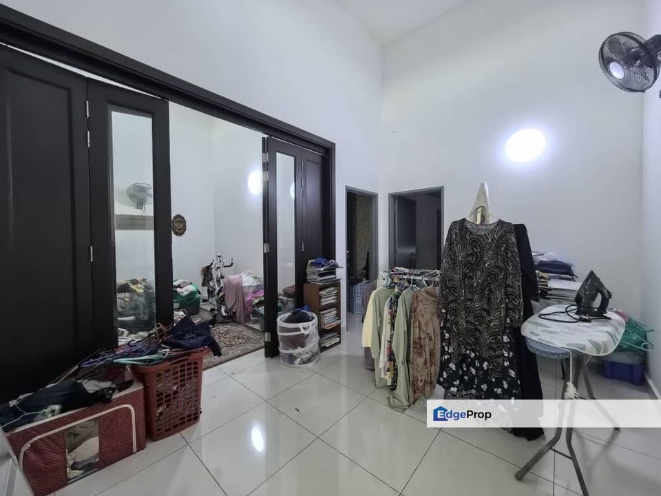 Rini Residences, Skudai, Johor, 2 Storey House 22x75, Renovated, Unblock, Gated Guarded, Johor, Skudai