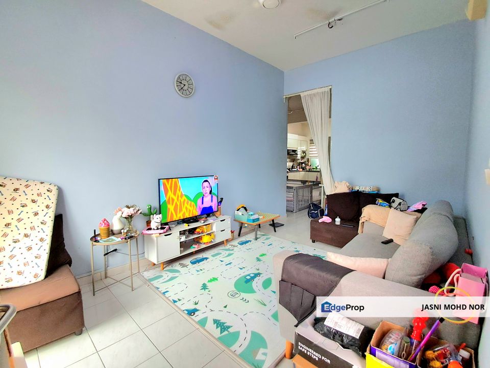 BERHAMPIRAN GUARDHOUSE Townhouse Jalan Tropika 2/1 Taman Tropika 2 Kajang, Selangor, Kajang