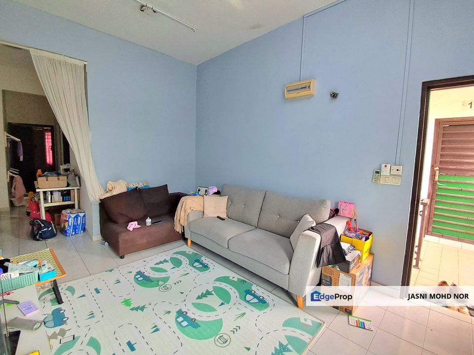 BERHAMPIRAN GUARDHOUSE Townhouse Jalan Tropika 2/1 Taman Tropika 2 Kajang, Selangor, Kajang