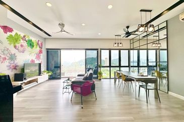 UPPERVILLE @ 16 Quartz Melawati