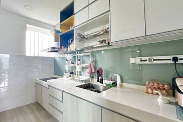 UPPERVILLE @ 16 Quartz Melawati