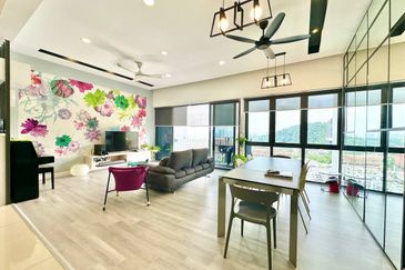 UPPERVILLE @ 16 Quartz Melawati