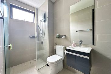 UPPERVILLE @ 16 Quartz Melawati