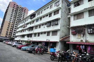 Taman Cahaya, Ampang