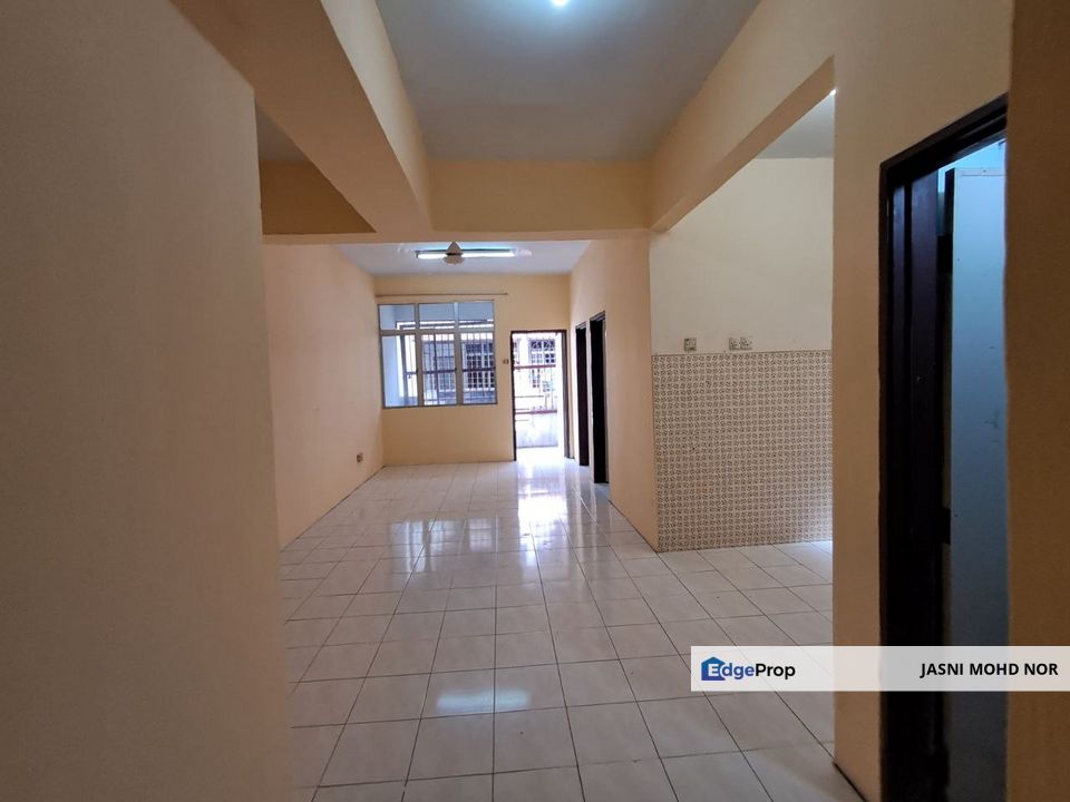 Shop Apartment Jalan Reko Pusat Hentian Kajang For Sale Baru Cat, Selangor, Kajang