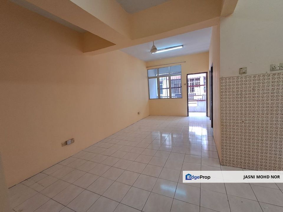 Shop Apartment Jalan Reko Pusat Hentian Kajang For Sale Baru Cat, Selangor, Kajang