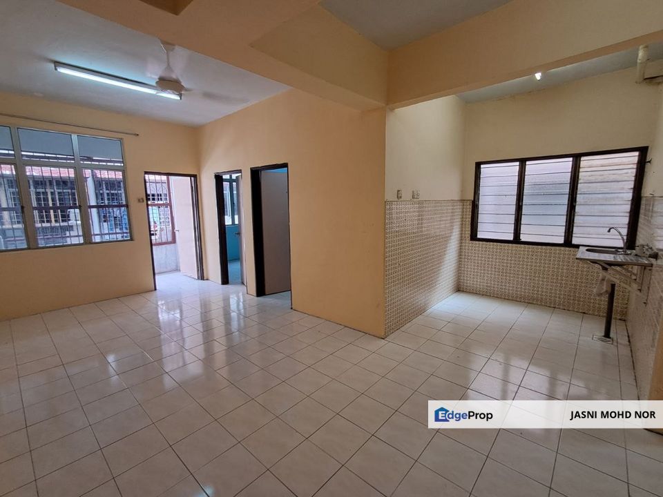 Shop Apartment Jalan Reko Pusat Hentian Kajang For Sale Baru Cat, Selangor, Kajang