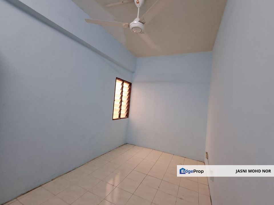 Shop Apartment Jalan Reko Pusat Hentian Kajang For Sale Baru Cat, Selangor, Kajang