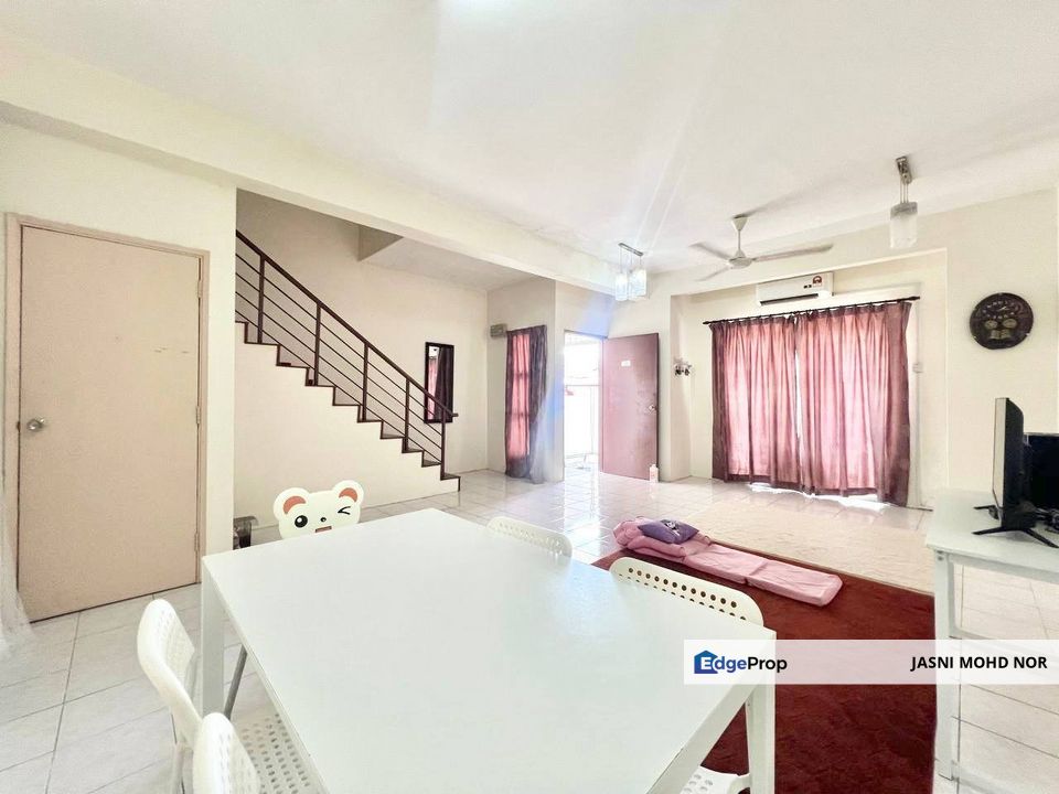 NEAR SURAU & SCJOOL Double Storey, Selangor, Semenyih
