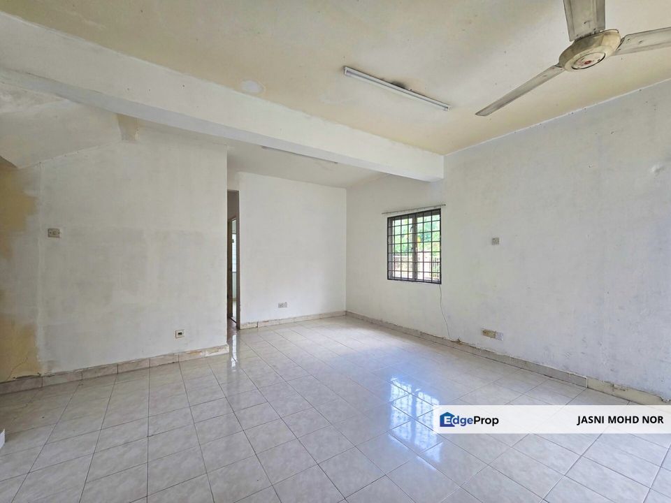 END LOT Double Storey Terrace Bandar Seri Putra 4 Bangi, Selangor, Bangi