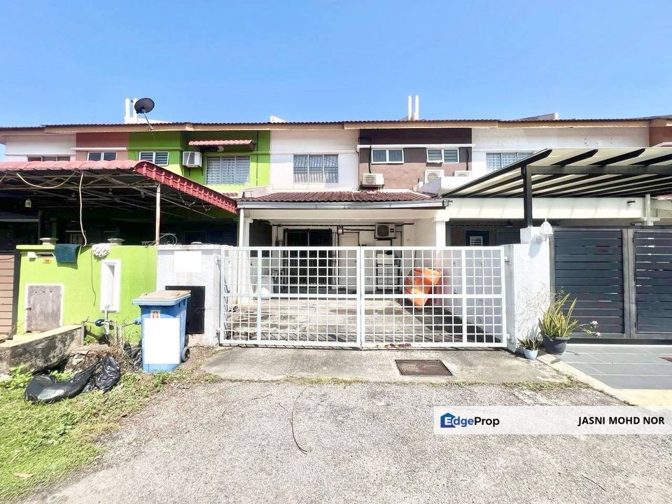 Fully Furnished Renovared Double Storey SP 8 Bandar Saujana Putra, Selangor, Kuala Langat