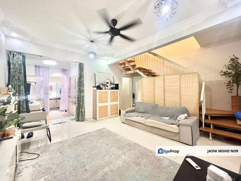 Fully Furnished Renovared Double Storey SP 8 Bandar Saujana Putra, Selangor, Kuala Langat