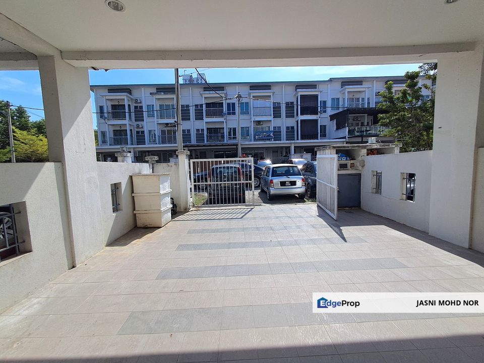 3-Storey Terrace House Taman Aman Permai Bangi Kajang, Selangor, Kajang