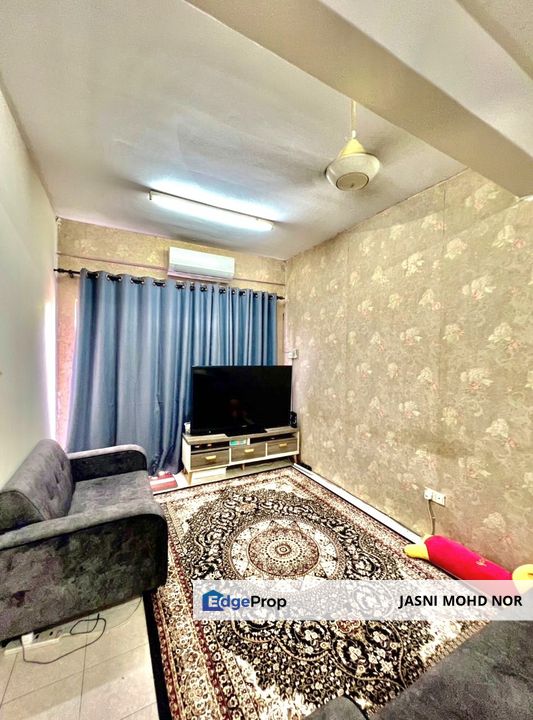 Tingkat 2 Ada Lif Apartmrnt Ria Prima Kajang, Selangor, Kajang